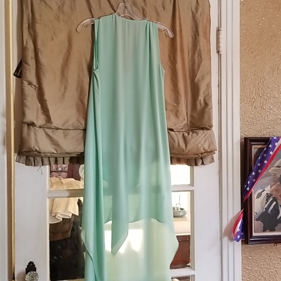 Top - Picture 2 of 2